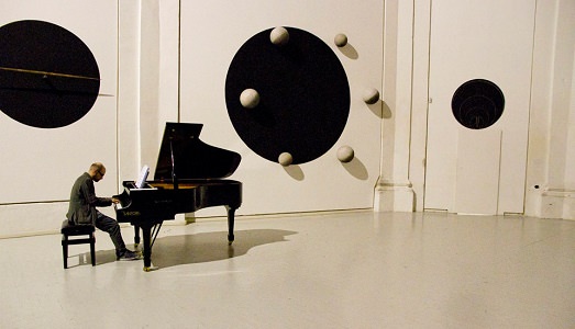 Un disco d’arte: ecco Paolo Tarsi con il suo rock degli “ambienti”, che omaggia William Burroughs e un bel gruppo di illustri italiani